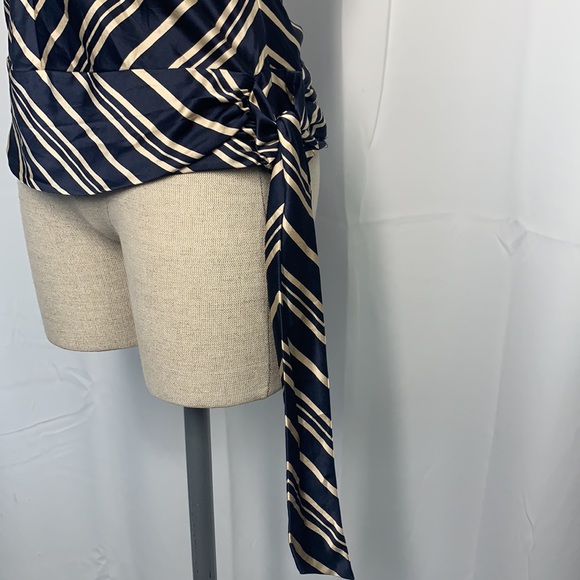 🌟5/$25 Banana Republic Silk Halter Neck Blouse - Navy Blue/Gold Chevron, Sz Med - Picture 6 of 11